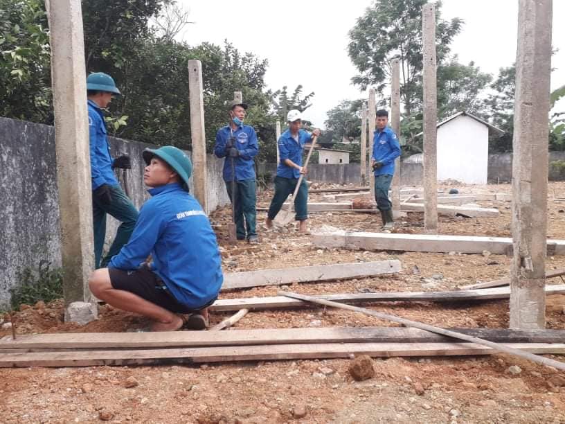 Tuổi trẻ Hương Giang chung sức xây dụng nông thôn mới