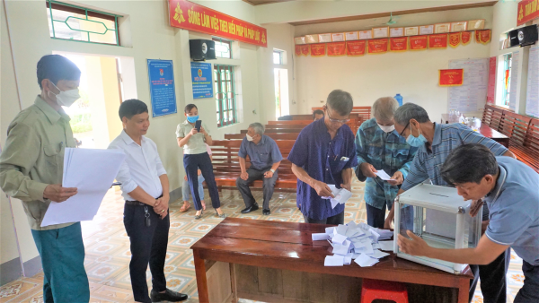 1.400 cử tri Hương Giang đi bầu trưởng thôn trong ngày 1/5.